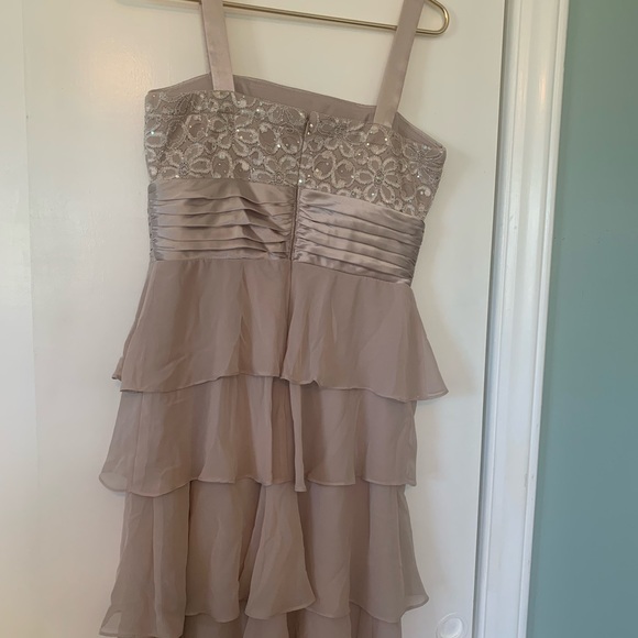 R & M Richards Gold/Tan dress sz 8 - Picture 3 of 8